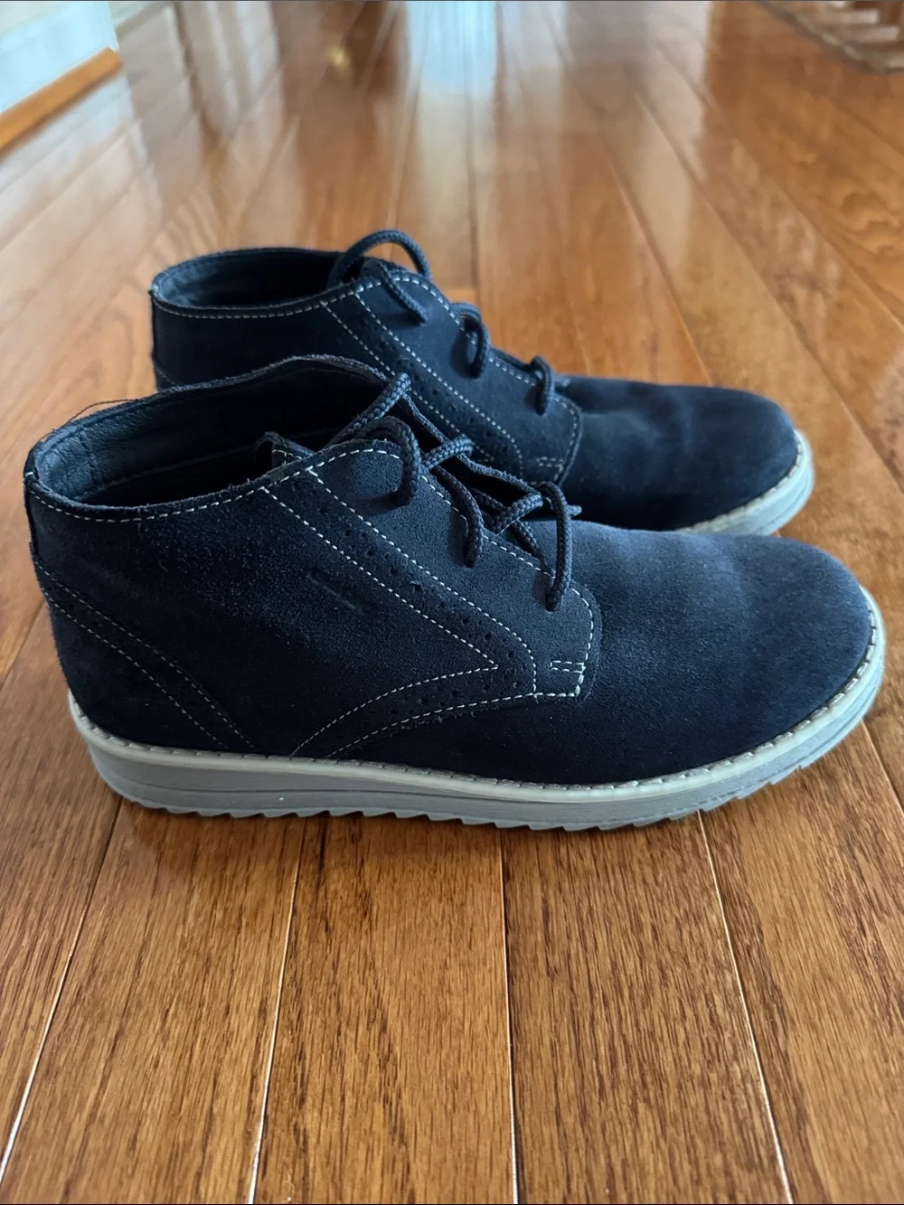 🎉Geox- Navy Suede Chukka Boots(Size 3)🎉